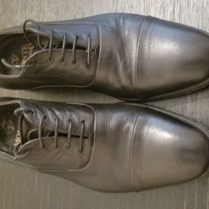 Monte Rosso black leather shoe